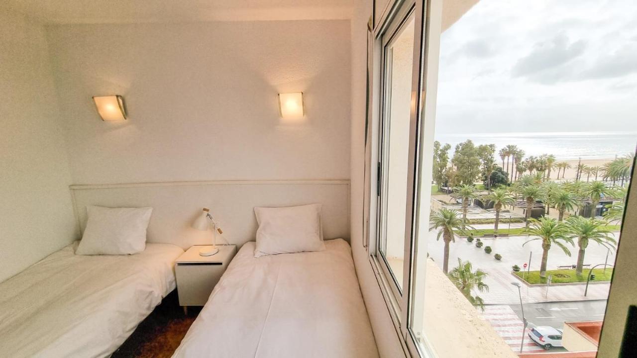 Fantastic Sea View On The Beach Salou Extérieur photo